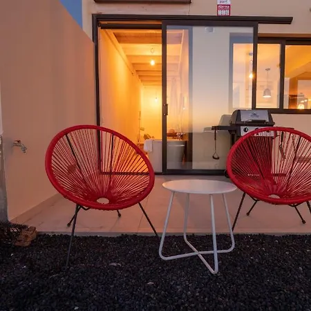 Calderon Hondo. Design , Views And Pool Lajares-corralejo Villa *